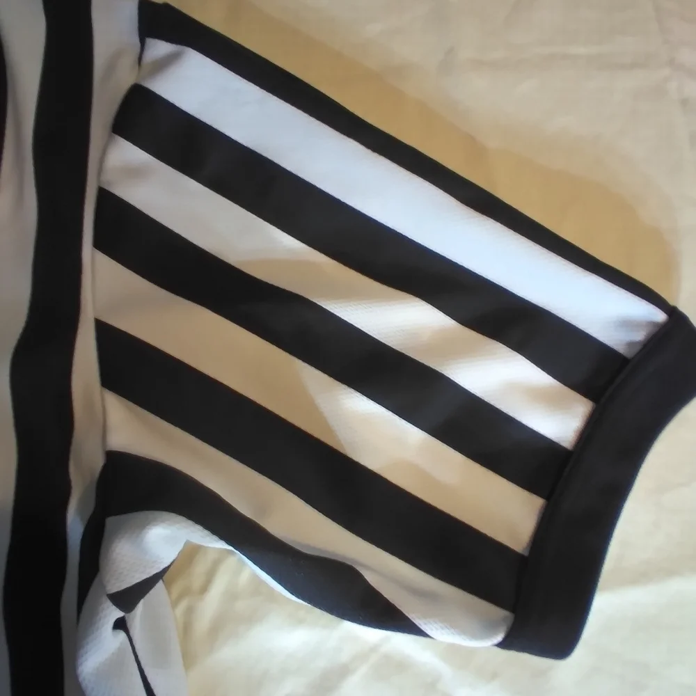 Athletic Apparel Referee Shirt Mens Size 42/ 44 Short Sleeve Sports - Picture 7 of 7